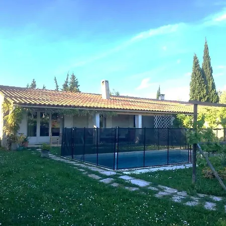 Charmante En Provence - Au Pre Des Cypres